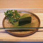 江戸前鮨 二鶴 - 抹茶と煎茶の浮島