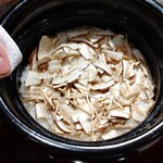 かねき - 土鍋で炊いた松茸ご飯