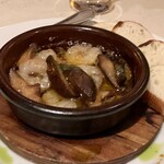 サンチョ・パンサ - 海老マッシュルームのアヒージョ