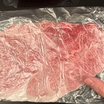 人形町今半 - 手と比べても大きい