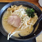 まるい - みそラーメン アップ