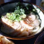 ヨコクラうどん - 鶏チャー葱炙り油うどん