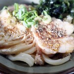 ヨコクラうどん - 鶏チャーに黒胡椒としょう油