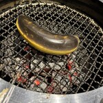 たん清 - 真っ黒になるまで焼きます
