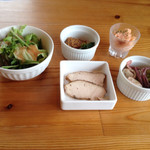 欧風カレー工房チロル - 前菜達と今日のサラダゎグレープフルーツの柚子胡椒ドレッシング