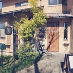 窯焼きパンの店 酪 - 外観