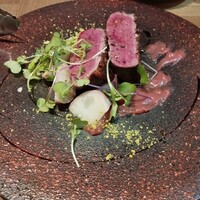レ・ピコロ - 鴨胸肉のロースト、フランス産リュバーブのソース