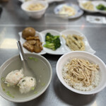 梁記嘉義鶏肉飯 - 