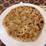 インド料理 パリワル - じゃがいもが具材のアルパラタ