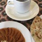 インド料理 パリワル - デザートは甘いガージャルカハルワと塩気のあるアルパラタ♪(2切れほど残しておきました)