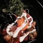 西大路応援団 - サーモンとアボガトのユッケ！！