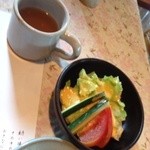 夢一喜 - 1000円のステーキランチのスープとサラダ
