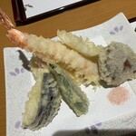 石臼挽き蕎麦 石づか - 天ぷらせいろ1,700円の天ぷら