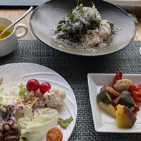 MIDO RESTAURANT PIC NIKA - 