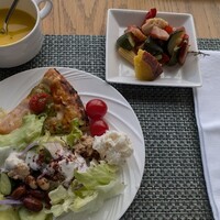 MIDO RESTAURANT PIC NIKA - 