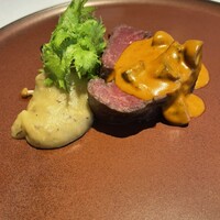 MILANO｜GRILL - サツマイモマッシュ&極厚ローストビーフは極上柔らか旨み和牛&ブランデー香りきのこソース付
