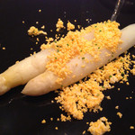 レ セゾン - ホワイトアスパラガスのミモザ仕立て　トリュフオイル風味　