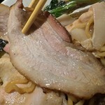 拉麺 生姜と肉 - いろいろ部位チャーシュー