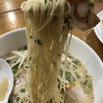 麺謹製3L's - 麺肉リフト