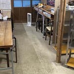 麺謹製3L's - 店内奥の様子