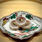 温石 - これはなんとも素晴らしい一品！
                                味がしっかり乗ってきた鯵に、瑞々しい大根が、完璧な相性の良さを見せてくれます。
                                個人的には、夏場の胡瓜より、こちらの方がずっと好みかも。
                                感動…(^^)