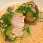 レ セゾン - ソースは菜の花、白身魚ははんぺんのようにフワフワ