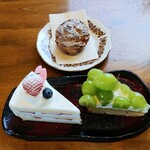 シャルパンティエマツイ - たっぷりいちごのショートケーキ、シャインマスカットのタルト、幸せのシュークリーム