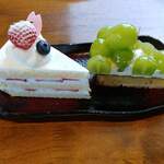 シャルパンティエマツイ - たっぷりいちごのショートケーキ、シャインマスカットのタルト