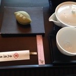 虎屋菓寮 - 2014年5月お茶600円