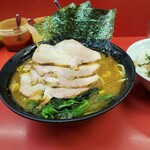 ラーメン 杉田家 本店 - 