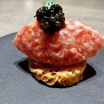 USHIGORO S. - キャビアと和牛の燻製タルタル