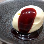 USHIGORO S. - マスカルポーネアイス ブルーベリーソース