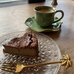 ｃａｆｅ ｂａｌｉ ｇａｓｉ 北山 - このチーズケーキが美味しい！コーヒーも苦すぎずあっさりしていいですよ。