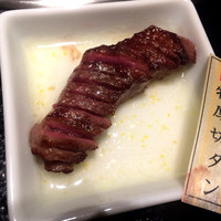 焼肉専科 肉の切り方 日本橋本店 - 特厚切タン