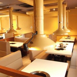 【最大１０６名様まで宴会OK】１Ｆ２４席・２Ｆ４０席