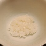 道人 - ⑪にえばな
      お鍋を楽しむ為にお米の美味しさを突き止めた白ご飯
      敢えて炊き込みご飯を出さない、シンプルに楽しんで欲しい道人さんの世界観を体現 