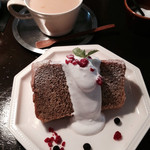 キッチン トロイカ - チャイとシフォンケーキ