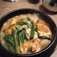 水剌間 恵比寿本店 - 鶏肉と小松菜のチゲ