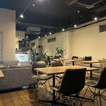 ナンバー ファイブ カフェ - 店内2