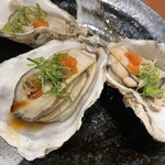 牡蠣とワインと地酒と出汁 KAKIKU-KE - 