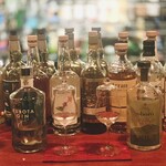 イーデン ホール - ③ KUBOTA JIN vs OHORO JIN（八海酒造系）の飲み比べ（ショット）：サービス