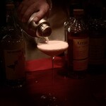 イーデン ホール - ⑥ 花笑み：2016年の創作カクテル：苺リキュール