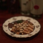 イーデン ホール - チャーム