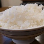 マルイ食堂 - ご飯は大き目の茶碗