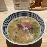 日本橋海鮮丼 つじ半 - 鯛だし投入