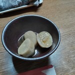 味の蔵どんつく - お通しの里芋の煮っころがし
