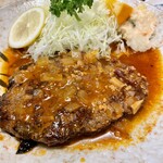 たかやす - ハンバーグ定食のハンバーグ