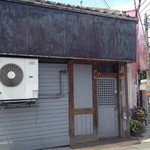 来来 - 14年5月。どう見ても、営業中には見えない。( ^ ^