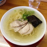 来来 - 14年5月。ラーメン1杯目。全景。