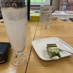 HUB's cafe - 抹茶ケーキのおすそ分け